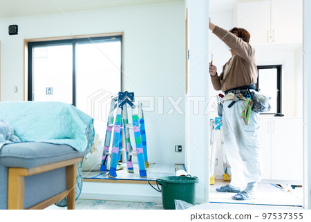 change the wallpaper in the house change the wallpaper in the house 97537355