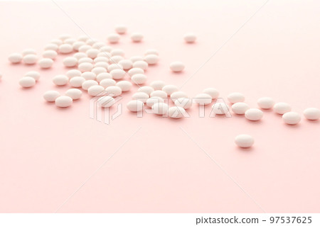 White pill copy space 3 97537625