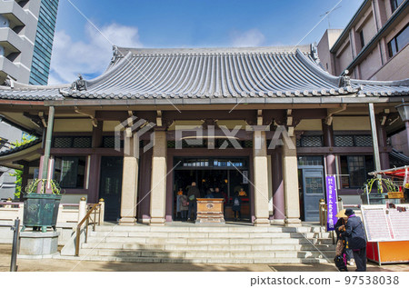 Toshima Ward, Tokyo, Sugamo Jizo Street shopping street along the old Nakasendo Road, Togenuki Jizo Koganji Temple Toshima Ward, Tokyo, Sugamo Jizo Street shopping street along the old Nakasendo Road, Togenuki Jizo Koganji Temple 97538038