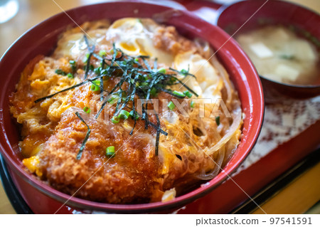 勝-日本碗日本料理形象 97541591