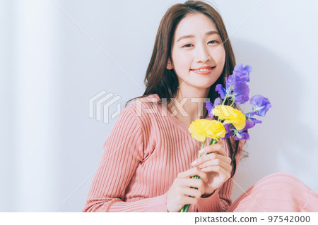 一束的女人 97542000