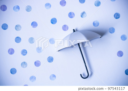 雨季 97543117
