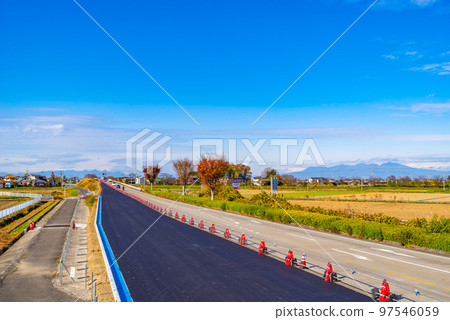 Construction to increase the number of lanes on the main road Bird's-eye view of the outbound direction of National Route 17 Jobu Road 2022.12 a-2 High saturation Construction to increase the number of lanes on the main road Bird's-eye view of the outbound direction of National Route 17 Jobu Road 2022.12 a-2 High saturation 97546059