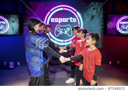 中小學生電競比賽形象 97548015