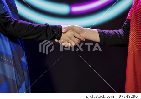 電競比賽比賽圖片握手 97548290
