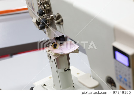 double needle post bed stitch machine close up 97549190