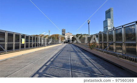 連接新世界和大阪市立美術館的道路（大阪府大阪市天王寺區） 97560169