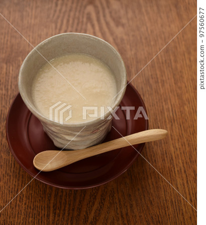 甘酒,碗中的甘酒 甘酒,碗中的甘酒 97560677