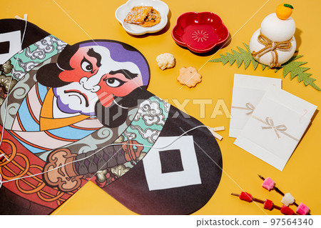 New Year's gift, kite, kagami-mochi, and New Year's accessories New Year's gift, kite, kagami-mochi, and New Year's accessories 97564340
