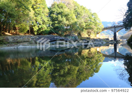 JR Meisho Line Futakumo Bridge and Kumo River / Eight Views of Kumo River [Mami, Hakusan-cho, Tsu City, Mie Prefecture] 97564922