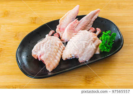 Prepare chicken wings Prepare chicken wings 97565557