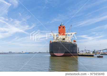 moored carrier 97565640