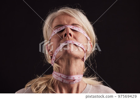 Medida de cintura foto de stock. Imagem de anorexia, medida - 8572430