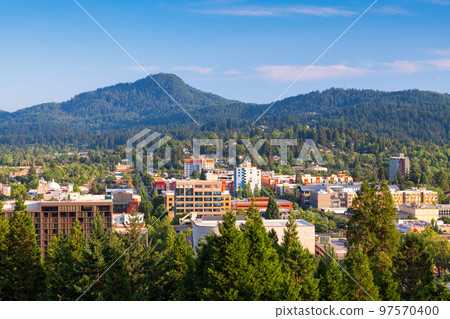 Eugene, Oregon, USA Downtown Cityscape and Mountains 97570400