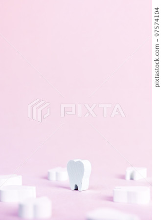 Banner with white perfect teeth on pink background. Dental care, stomatology, dentist work, plaque, cavity and gum disease prevention concept. Place for text Banner with white perfect teeth on pink background. Dental care, stomatology, dentist work, plaque, cavity and gum disease prevention concept. Place for text 97574104