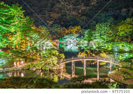 [Takamatsu City] Ritsurin Park Autumn Illumination View from Hiraiho [Autumn Leaves] 97575103