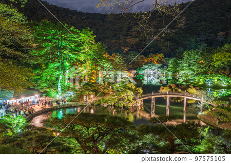 [高松市]從平井保出發的栗林公園秋季點燈秀[紅葉] 97575105