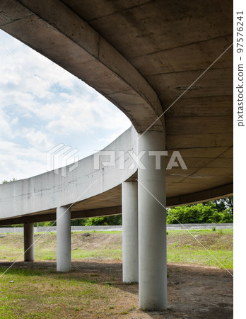 The ramp of the grade-separated road junction. The ramp of the grade-separated road junction. 97576241