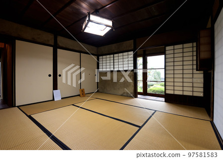 武家敷入間尻屋筒屋內（三重縣伊賀市） 97581583