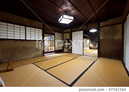 武家敷入間尻屋筒屋內（三重縣伊賀市） 97581584