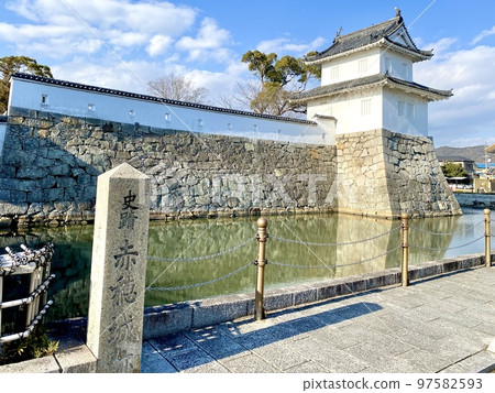 赤穗城址:三之丸大手隅矢倉聳立的護城河風光 赤穗城址:三之丸大手隅矢倉聳立的護城河風光 97582593