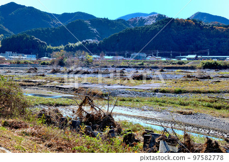 Warashina 河仍被洪水破壞 Warashina 河仍被洪水破壞 97582778