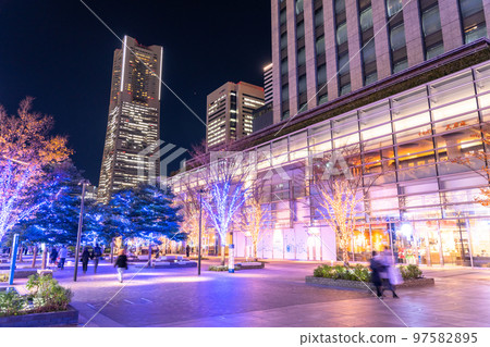 《神奈川縣》橫濱港未來Grand Mall公園的燈飾 97582895