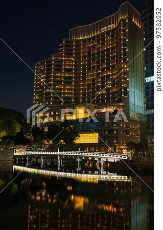 Tokyo night view Marunouchi along Hibiya street 97582952