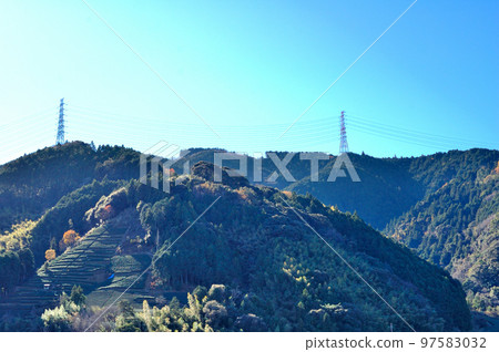 Satoyama scenery around the winter solstice 97583032