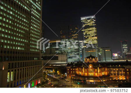 東京站前的東京夜景丸之內 97583752