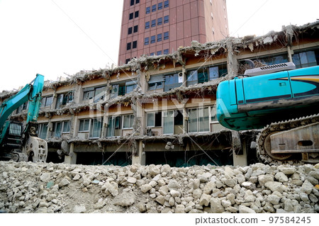 Dismantling Dismantling 97584245