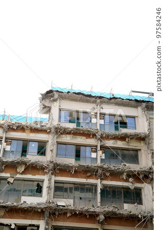 Dismantling Dismantling 97584246