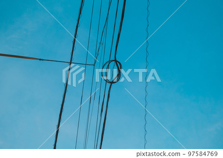 電源線 天空 藍天 97584769