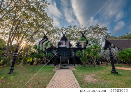 Baan Dam 博物館(黑屋)泰國清萊 Baan Dam 博物館(黑屋)泰國清萊 97585023