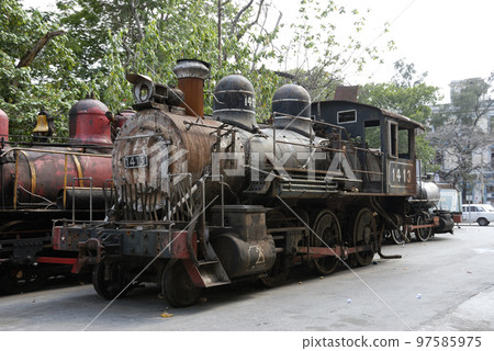 古巴蒸汽機車(廢棄) 古巴蒸汽機車(廢棄) 97585975
