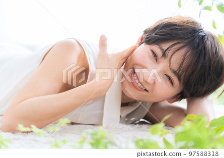 Female beauty beauty skin care living room 97588318