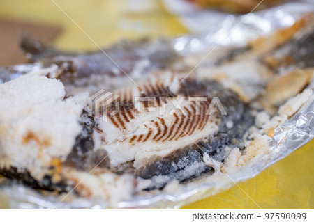 Fish baked in salt dish 97590099