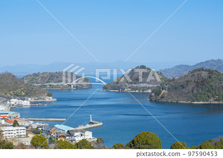 The sea and islands of the Seto Inland Sea seen from the Mitarai district of Hiroshima 97590453