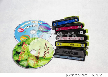 Self-made .CD/DVD/Blu-ray data stock Permanent preservation version and ink cartridge 1 Self-made .CD/DVD/Blu-ray data stock Permanent preservation version and ink cartridge 1 97591289