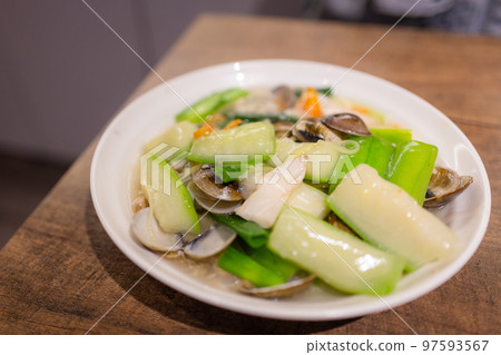 Fried Loofah gourd with Clam 97593567