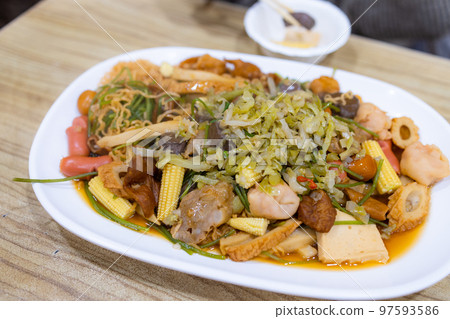 Taiwanese cuisine soy sauce braised food 97593586