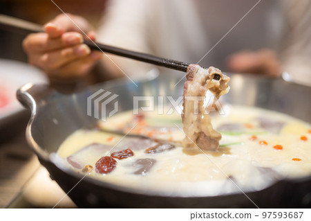 Taiwan mala spicy duck blood hot pot Taiwan mala spicy duck blood hot pot 97593687