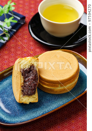 Kaiten-yaki and tea Kaiten-yaki and tea 97594270