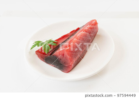 白色背景上的金槍魚 ara 白色背景上的金槍魚 ara 97594449