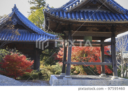 香川/高松八島寺秋葉鐘樓和寺門四國88寺，84號寺 97595460