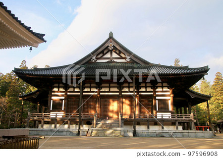 Main Hall, Danjo Garan, Koyasan (Koya Town, Wakayama Prefecture) Main Hall, Danjo Garan, Koyasan (Koya Town, Wakayama Prefecture) 97596908