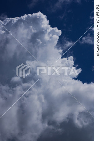 上升的夏天雲彩 1 97598891