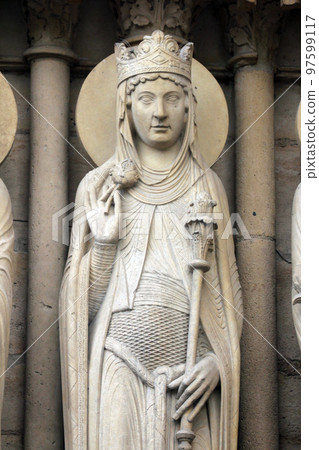 Queen of Sheba, Notre-Dame cathedral, portal of St. Anne, Paris Queen of Sheba, Notre-Dame cathedral, portal of St. Anne, Paris 97599117