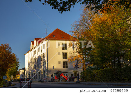 德國、新天鵝堡、小鎮，黃昏，ドイツ、ノイシュヴァンシュタイン城、小さな町、夕暮れ、Germany, 97599469