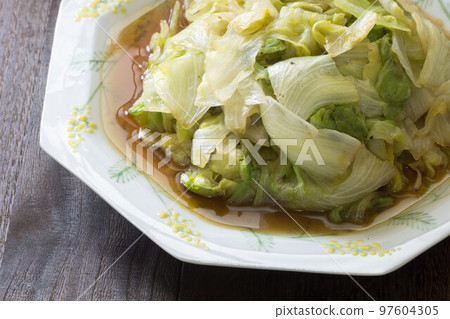 Stir-fried lettuce with oyster sauce Stir-fried lettuce with oyster sauce 97604305